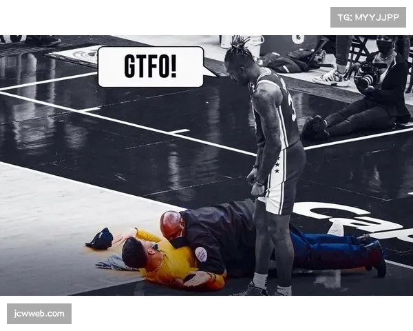 球迷冲入场内与球员自拍,导致NBA比赛中断五分钟